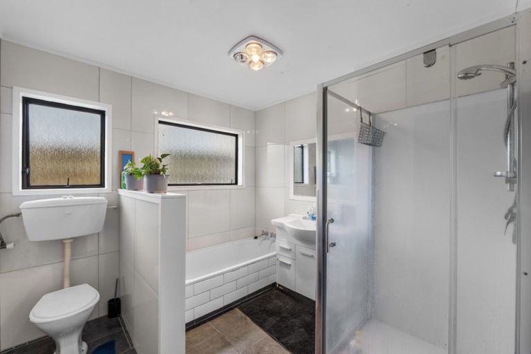 Photo of property in 20 Resolution Road, Welcome Bay, Tauranga, 3112