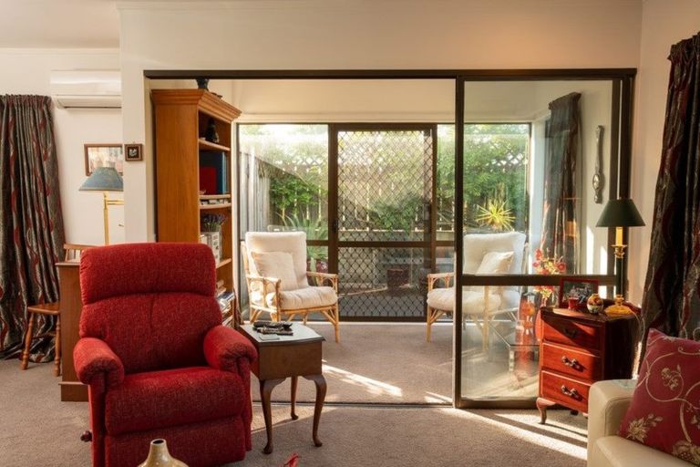 Photo of property in 117 Hillcrest Road, Raumati Beach, Paraparaumu, 5032