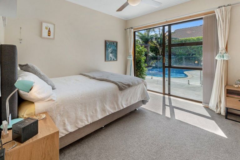 Photo of property in 6 Citation Way, Botany Downs, Auckland, 2010