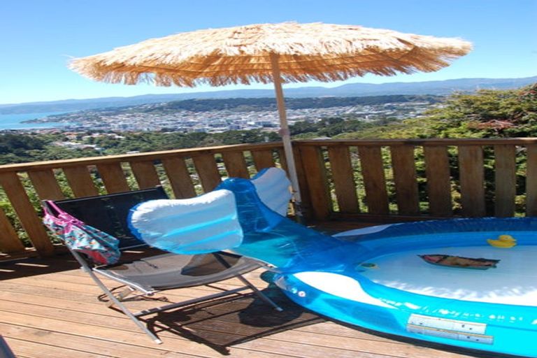 Photo of property in 13 Highbury Crescent, Highbury, Wellington, 6012