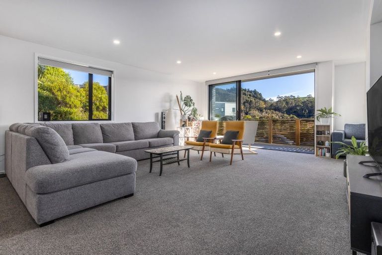 Photo of property in 27 Holystone Road, Whitby, Porirua, 5024