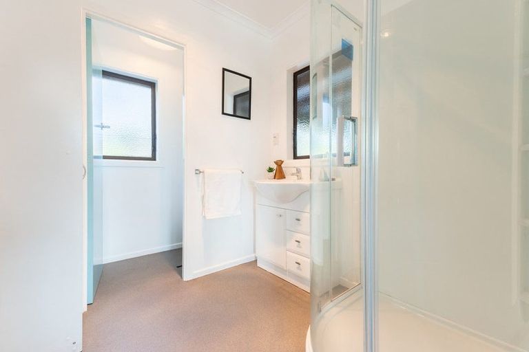 Photo of property in 26 Reeves Street, Waikanae Beach, Waikanae, 5036