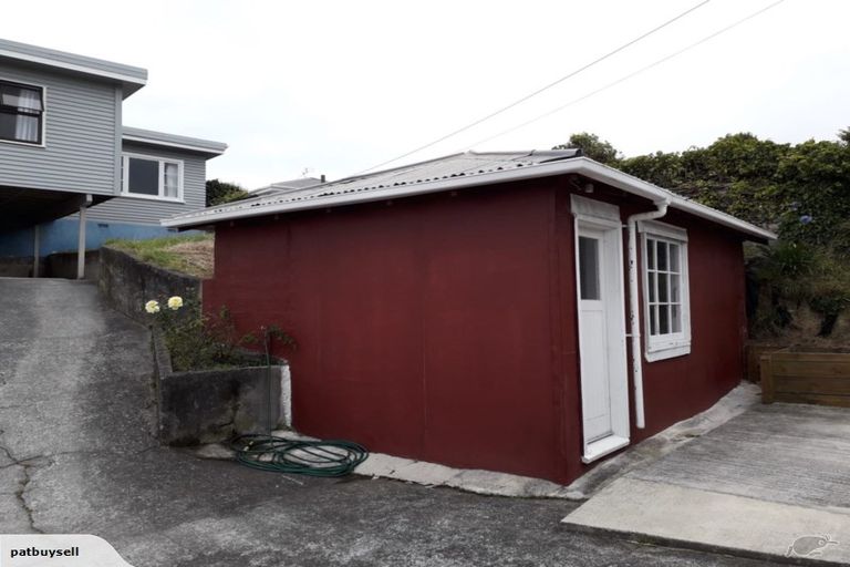 Photo of property in 18 Bell Street, Tawa, Wellington, 5028