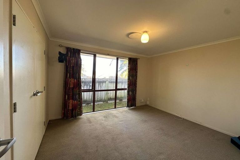 Photo of property in 37 Mcewen Crescent, Riverstone Terraces, Upper Hutt, 5018