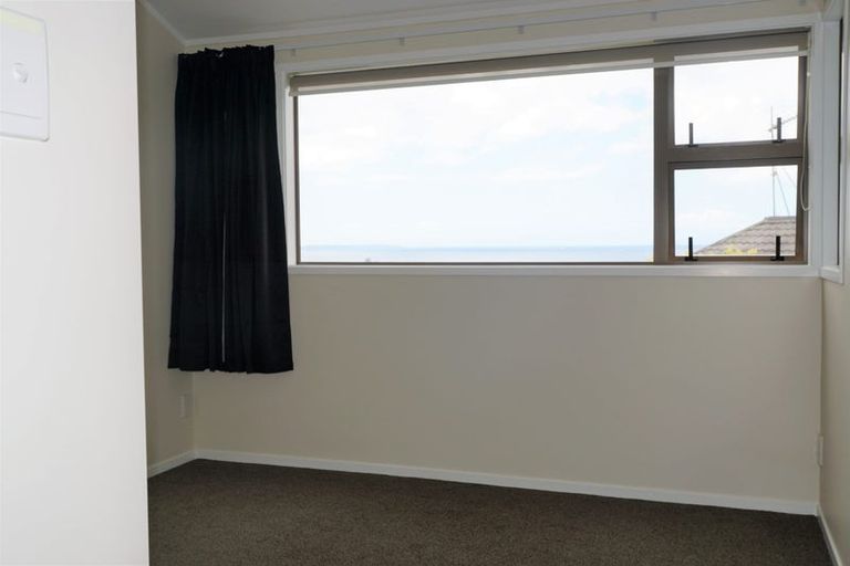 Photo of property in 1/79 Knights Road, Rothesay Bay, Auckland, 0630