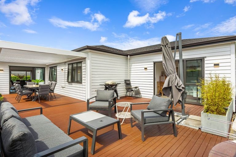 Photo of property in 54 Fruitlands Road, Kumeu, 0810