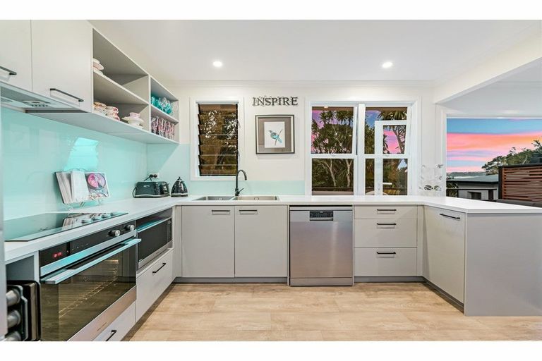 Photo of property in 105 Wood Bay Road, Titirangi, Auckland, 0604