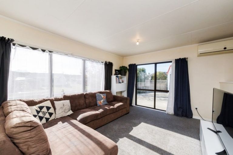 Photo of property in 27 Tiller Close, Kelvin Grove, Palmerston North, 4414