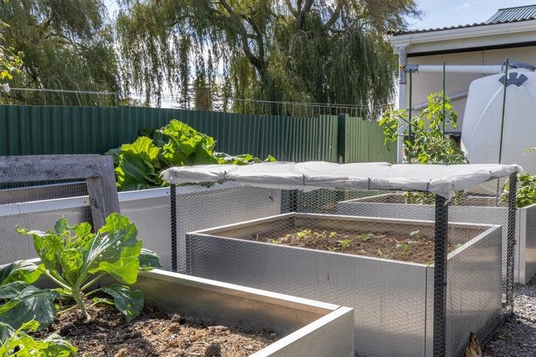 Photo of property in 70 Great South Road, Huntly, 3700