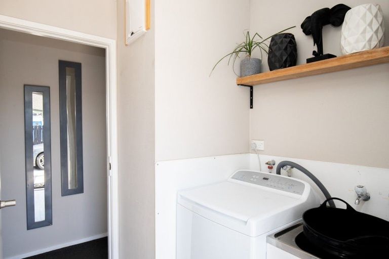 Photo of property in 28 Darlington Street, Ngatea, 3503