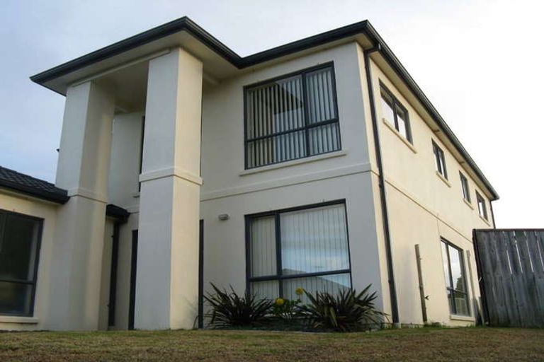 Photo of property in 15 George Deane Place, Greenhithe, Auckland, 0632