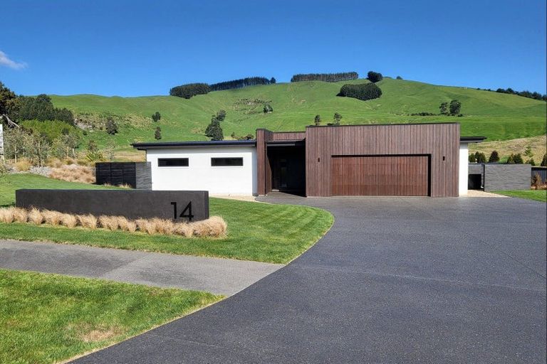 Photo of property in 14 The Fairways, Kinloch, Taupo, 3377