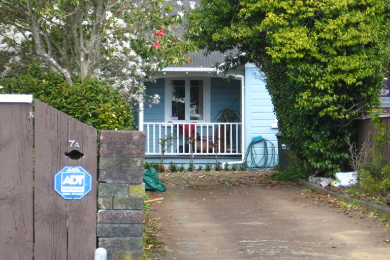 Photo of property in 7a Wallace Place, Westown, New Plymouth, 4310