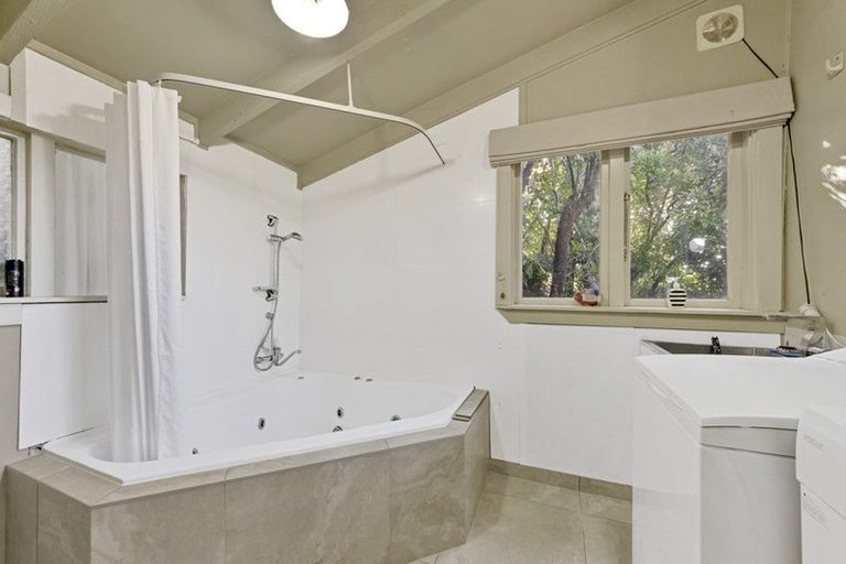 Photo of property in 1077 Dyers Pass Road, Governors Bay, 8971