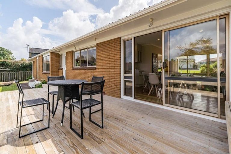 Photo of property in 3 Serrita Avenue, Sunnyhills, Auckland, 2010