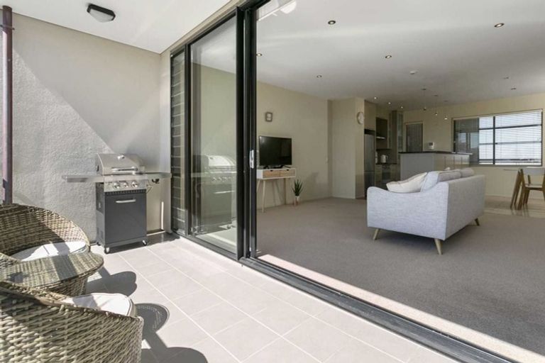 Photo of property in 7/2a Frieston Road, Milford, Auckland, 0620