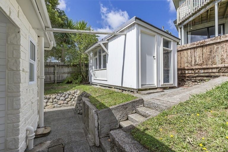 Photo of property in 2 Chester Road, Tawa, Wellington, 5028