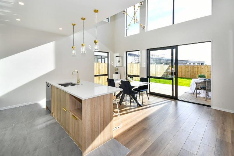 Photo of property in 8 Korowhiti Road, Clarks Beach, 2122