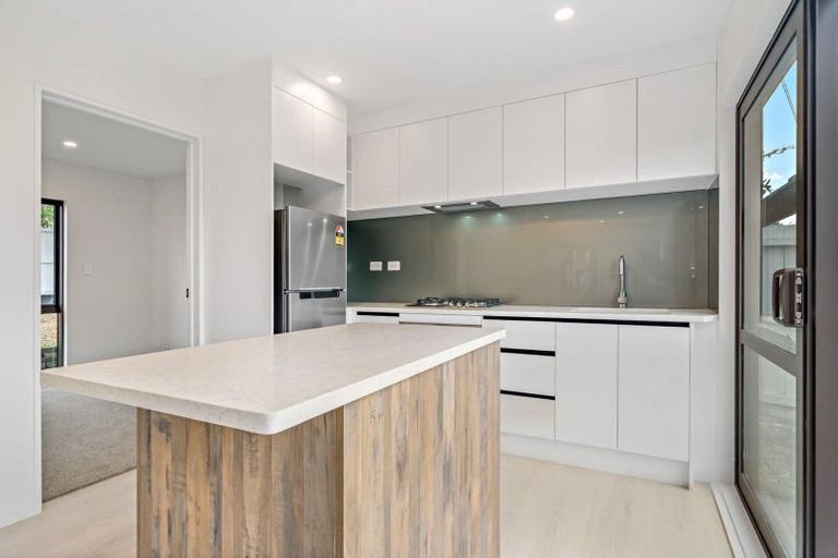 Photo of property in 456 West Coast Road, Glen Eden, Auckland, 0602