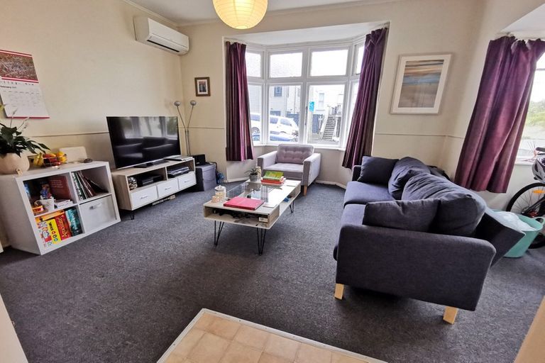 Photo of property in 19 George Street, Thorndon, Wellington, 6011