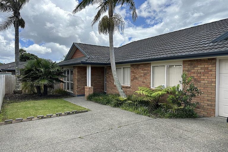 Photo of property in 9 Brosna Place, East Tamaki, Auckland, 2016