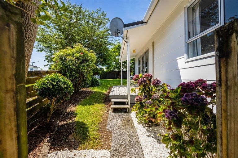 Photo of property in 2/18 Culzean Grove, Bell Block, New Plymouth, 4312