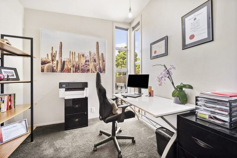 Photo of property in 30b Kaihuia Street, Northland, Wellington, 6012