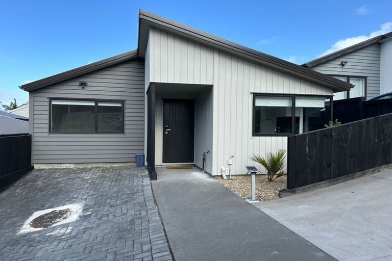 Photo of property in 8/101 Hobsonville Road, West Harbour, Auckland, 0618