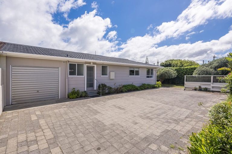 Photo of property in 67b Ngapaki Street, Waikanae Beach, Waikanae, 5036