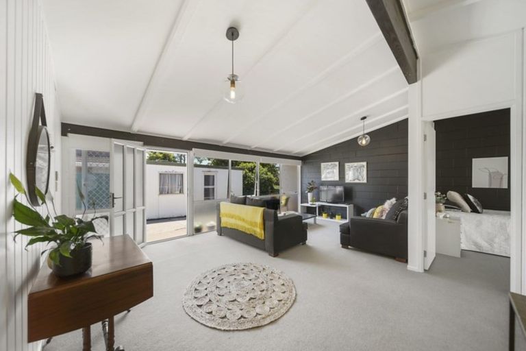 Photo of property in 1/57 Meadway, Sunnyhills, Auckland, 2010