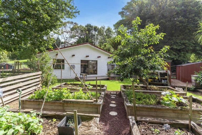 Photo of property in 49a Advene Road, Cockle Bay, Auckland, 2014