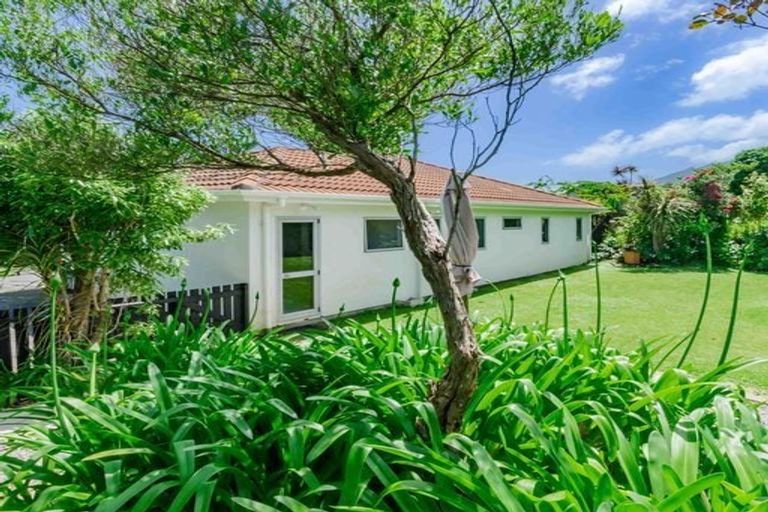 Photo of property in 81 Huia Street, Waikanae, 5036