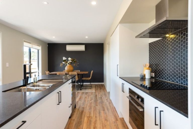 Photo of property in 94 Awataha Crescent, Pyes Pa, Tauranga, 3110