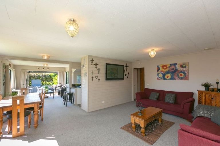 Photo of property in 318 Manutahi Road, Lepperton, New Plymouth, 4372