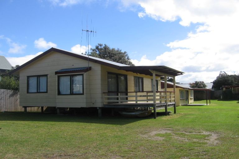 Photo of property in 13 Holiday Crescent, Mangawhai Heads, Mangawhai, 0505