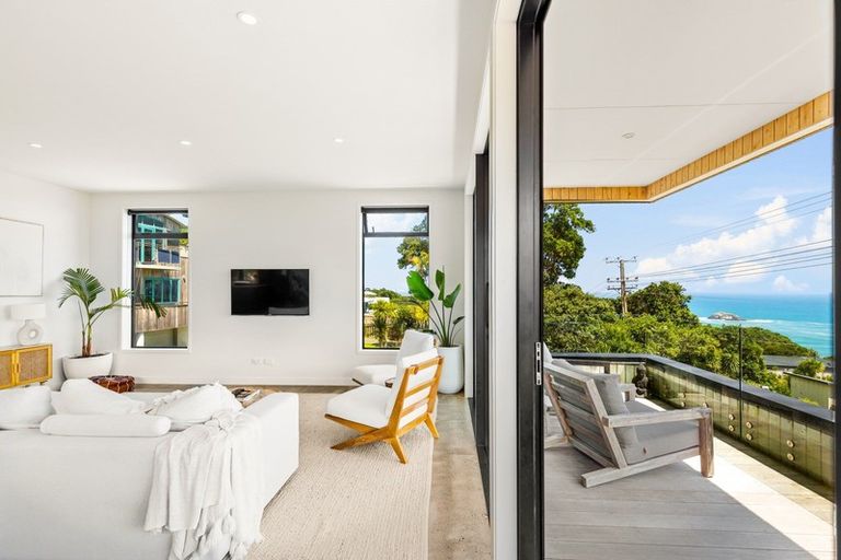 Photo of property in 11 Edwin Mitchelson Road, Muriwai, Waimauku, 0881