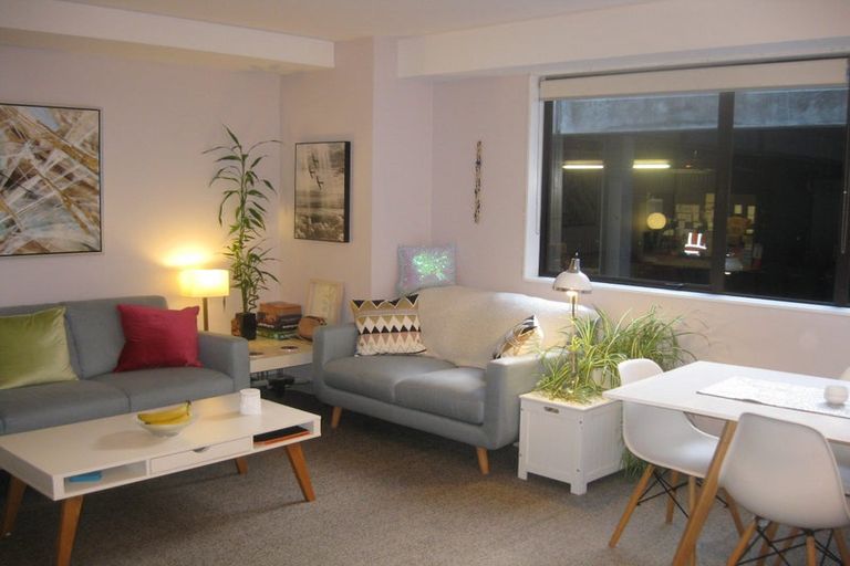 Photo of property in Gerondis Bldg Apartments, 407/60 Willis Street, Wellington Central, Wellington, 6011