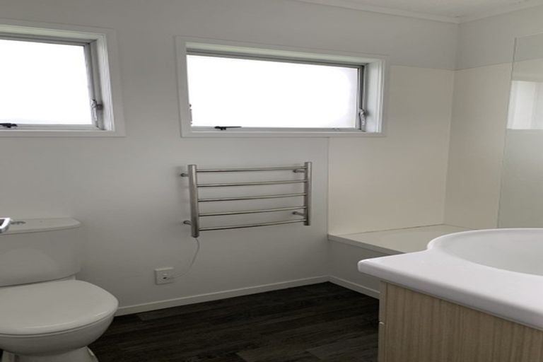 Photo of property in 2/6 Olena Avenue, Sunnyhills, Auckland, 2010