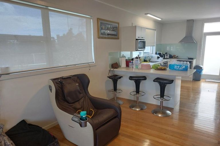 Photo of property in 19a Marewa Street, Te Atatu South, Auckland, 0610