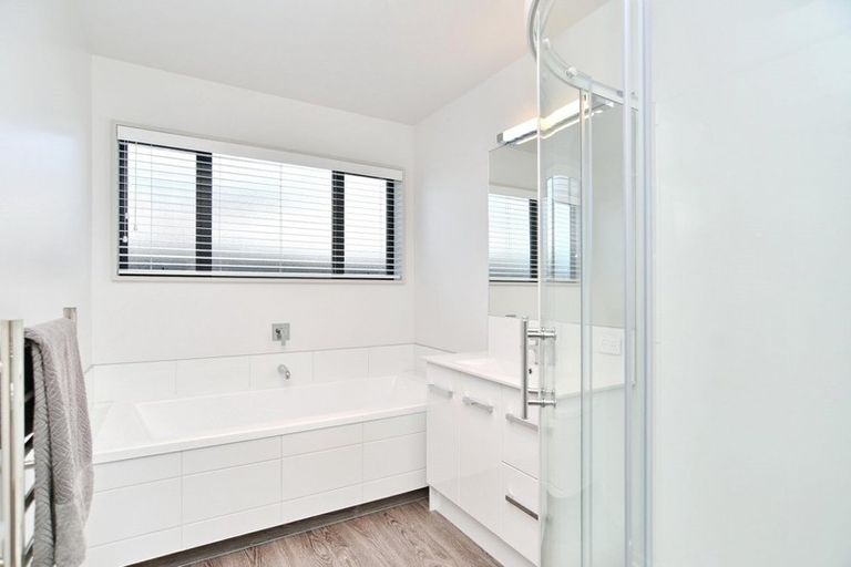 Photo of property in 12 Ardnave Lane, Broomfield, Christchurch, 8042