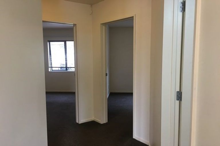 Photo of property in 3/3 Orwell Road, Greenhithe, Auckland, 0632