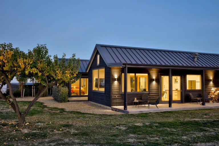 Photo of property in 112 Hall Road, Bannockburn, Cromwell, 9384