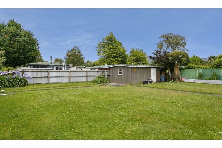 Photo of property in 37 Te Rangitautahanga Road, Turangi, 3334