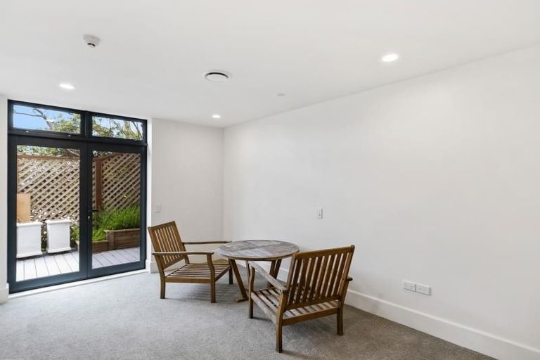 Photo of property in 6/308 Oriental Parade, Oriental Bay, Wellington, 6011