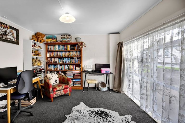 Photo of property in 24b Surrey Street, Hawera, 4610