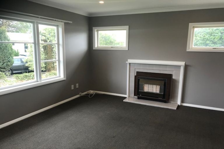 Photo of property in 9 Tern Place, Hokowhitu, Palmerston North, 4410