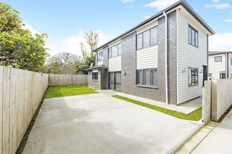 Photo of property in 26a Wayne Drive, Mangere, Auckland, 2022