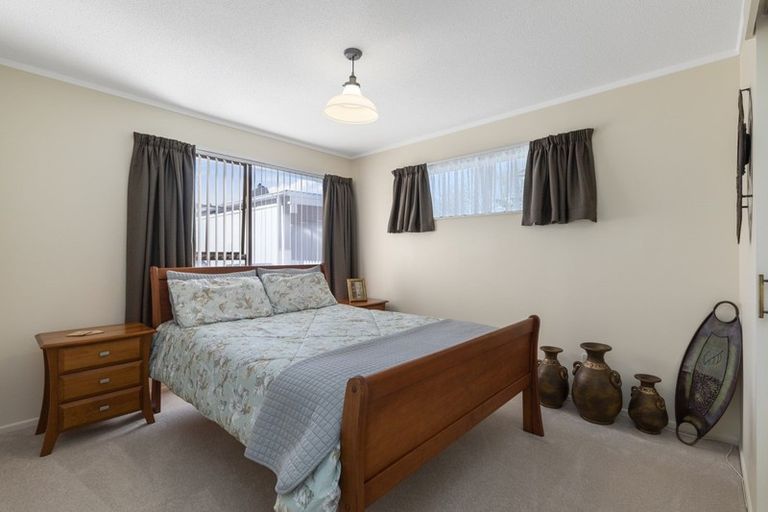 Photo of property in 2/59 Kowhai Avenue, Ebdentown, Upper Hutt, 5018