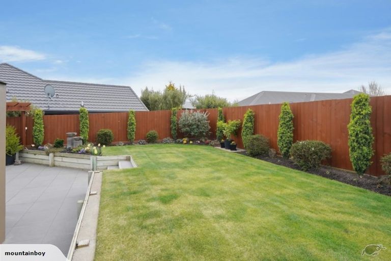 Photo of property in 36 Titirangi Crescent, Parklands, Christchurch, 8083