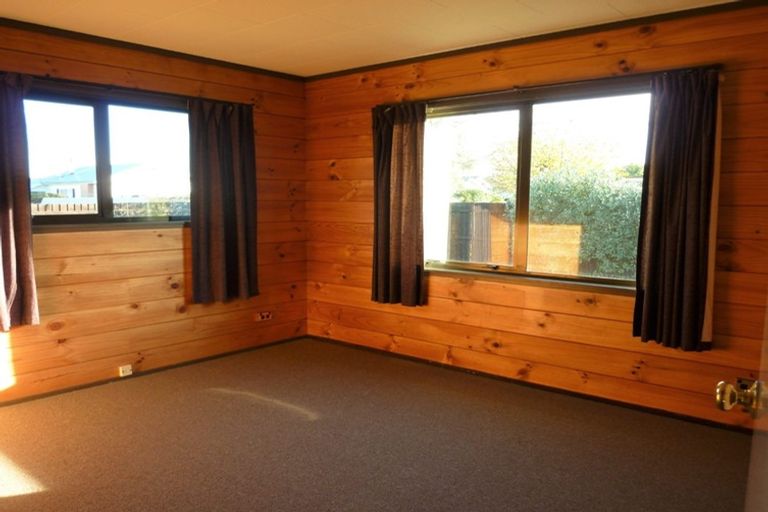 Photo of property in 19 Factory Road, Belfast, Christchurch, 8051